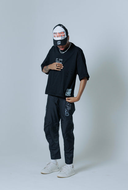 IN HOUSE STAPLE BLACK TEE