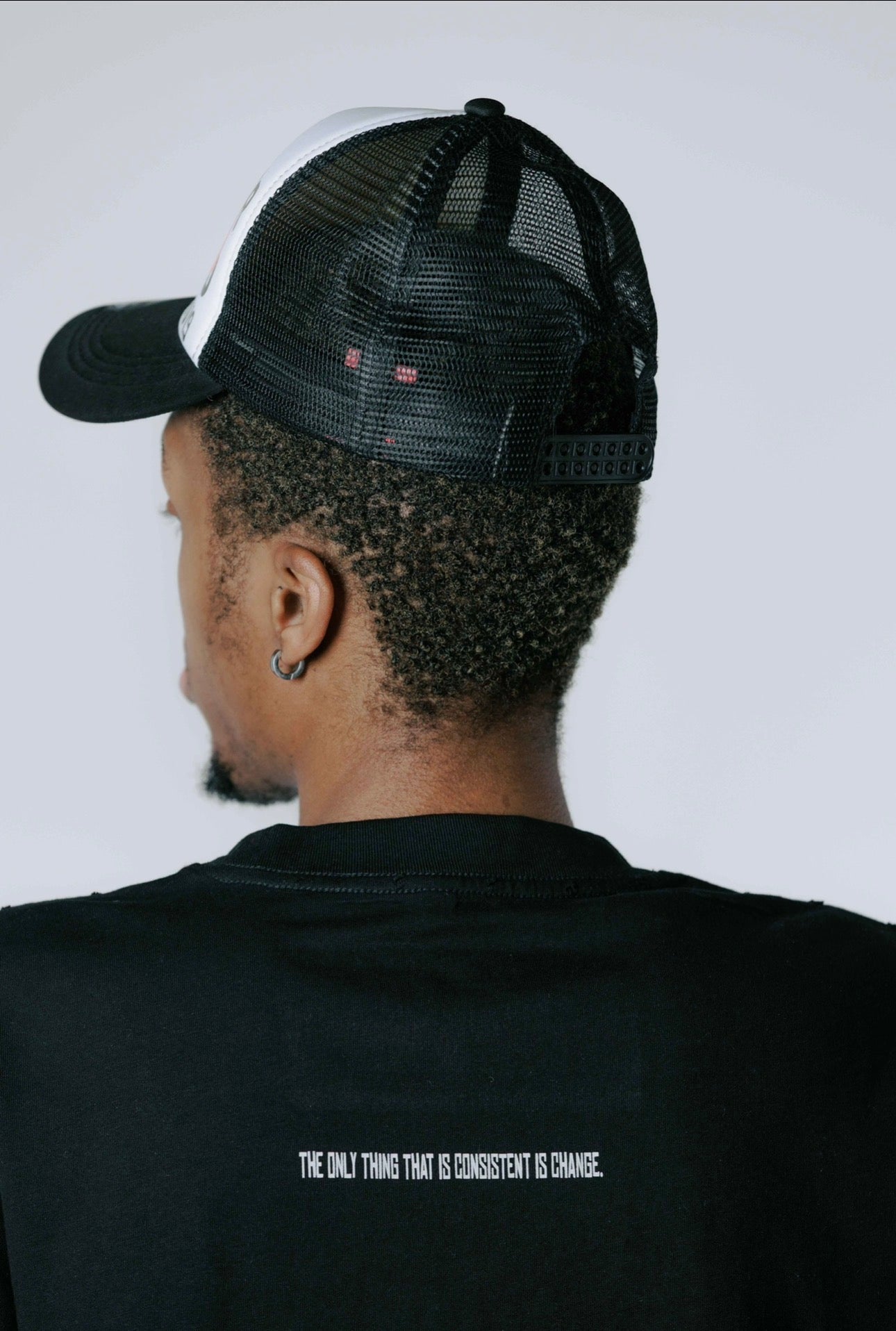 IN HOUSE STAPLE BLACK TEE